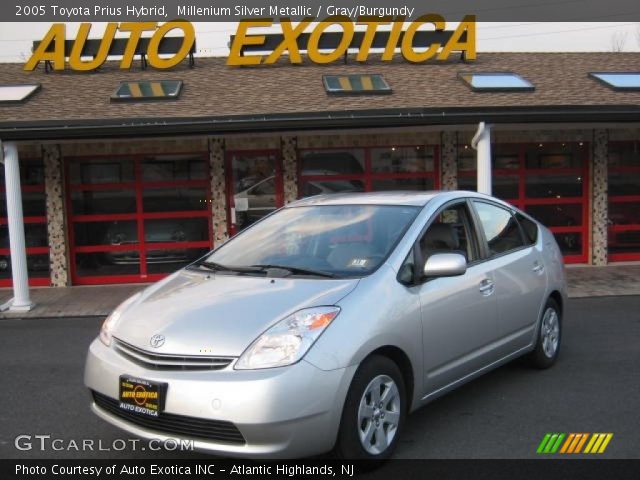 2005 Toyota Prius Hybrid in Millenium Silver Metallic