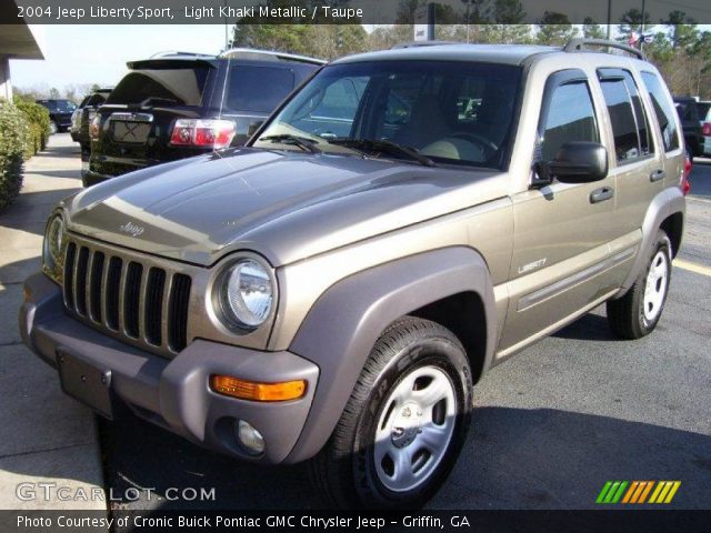2004 Jeep Liberty Sport in Light Khaki Metallic