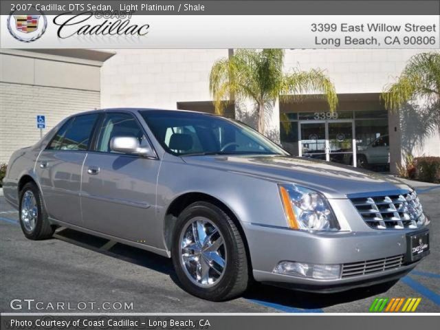 2007 Cadillac DTS Sedan in Light Platinum