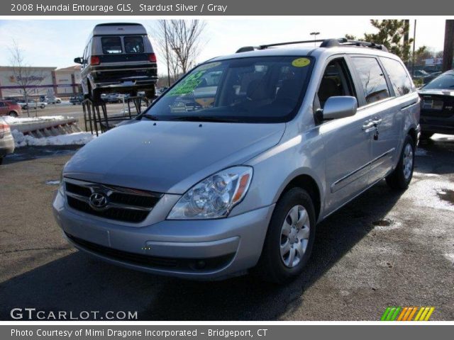 2008 Hyundai Entourage GLS in Stardust Silver