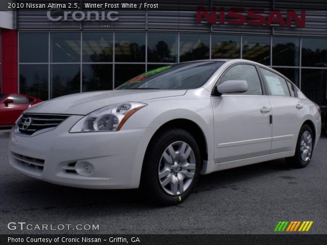 2010 Nissan Altima 2.5 in Winter Frost White
