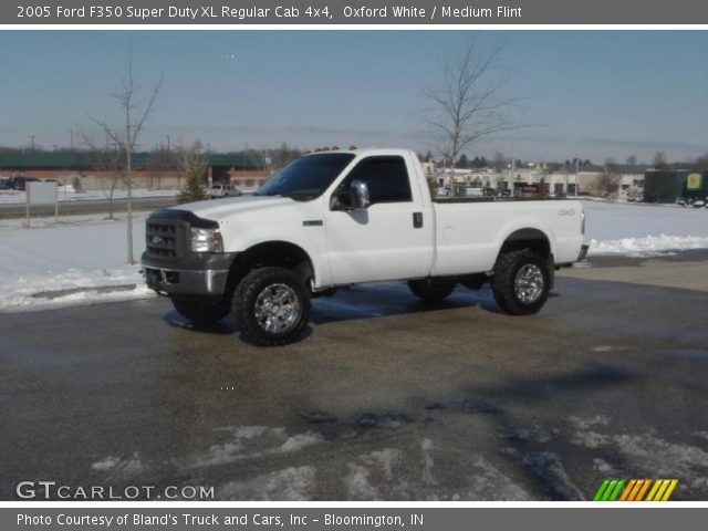2005 Ford F350 Super Duty XL Regular Cab 4x4 in Oxford White