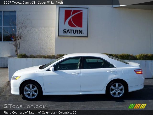 2007 Toyota Camry SE in Super White