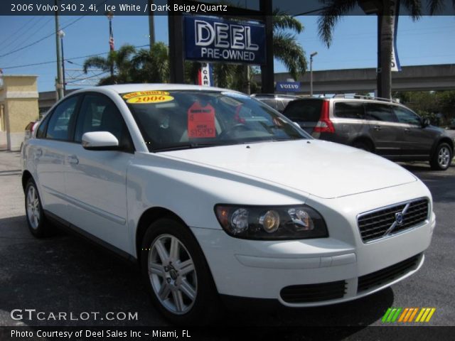 2006 Volvo S40 2.4i in Ice White