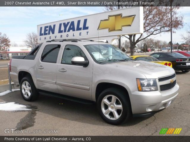 2007 Chevrolet Avalanche LT 4WD in Silver Birch Metallic