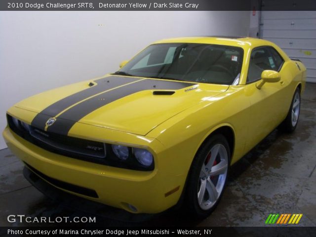 2010 Dodge Challenger SRT8 in Detonator Yellow
