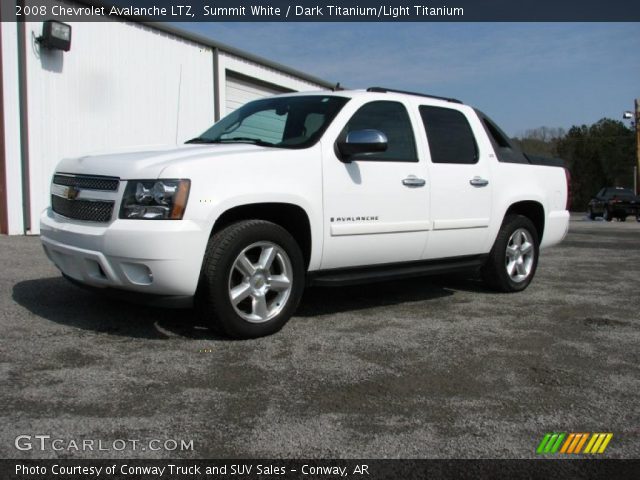 2008 Chevrolet Avalanche LTZ in Summit White