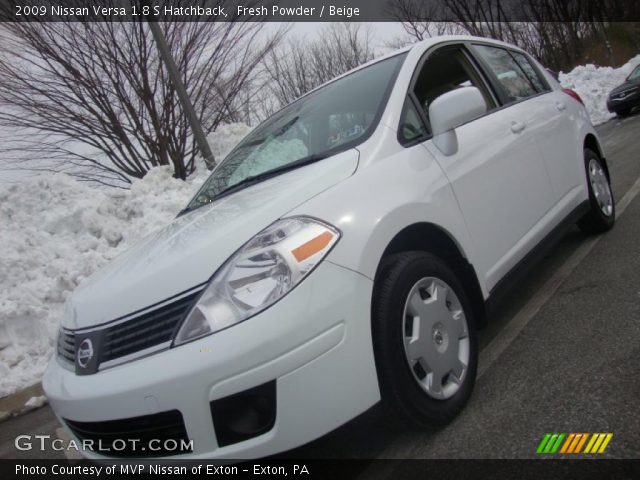2009 Nissan Versa 1.8 S Hatchback in Fresh Powder