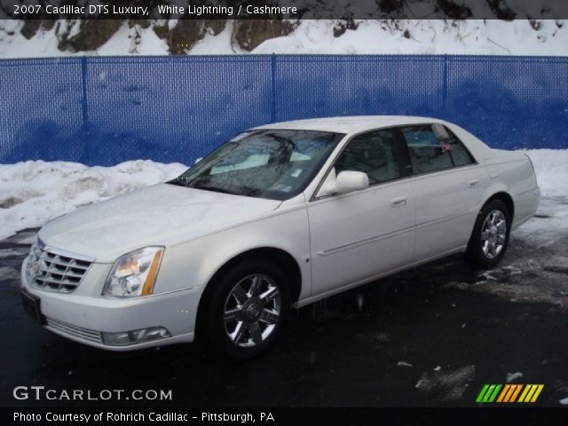 2007 Cadillac DTS Luxury in White Lightning