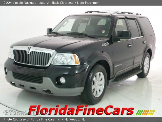 2004 Lincoln Navigator Luxury in Black Clearcoat