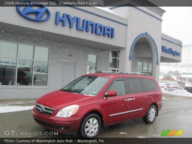 2008 Hyundai Entourage GLS in Cranberry Red