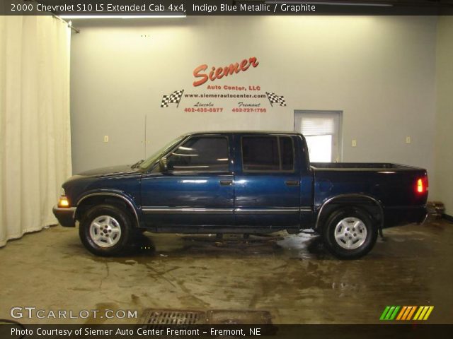2000 Chevrolet S10 LS Extended Cab 4x4 in Indigo Blue Metallic
