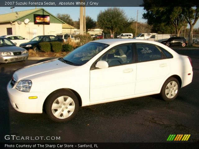 2007 Suzuki Forenza Sedan in Absolute White