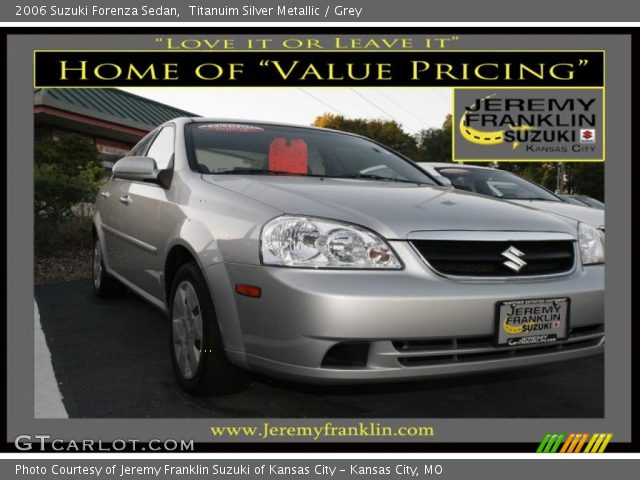 2006 Suzuki Forenza Sedan in Titanuim Silver Metallic