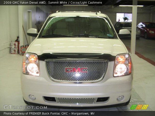 2009 GMC Yukon Denali AWD in Summit White