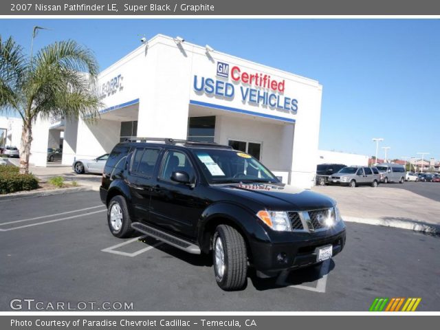 2007 Nissan Pathfinder LE in Super Black