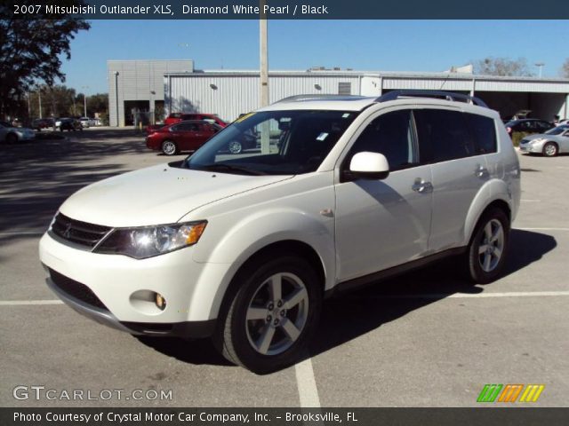 2007 Mitsubishi Outlander XLS in Diamond White Pearl