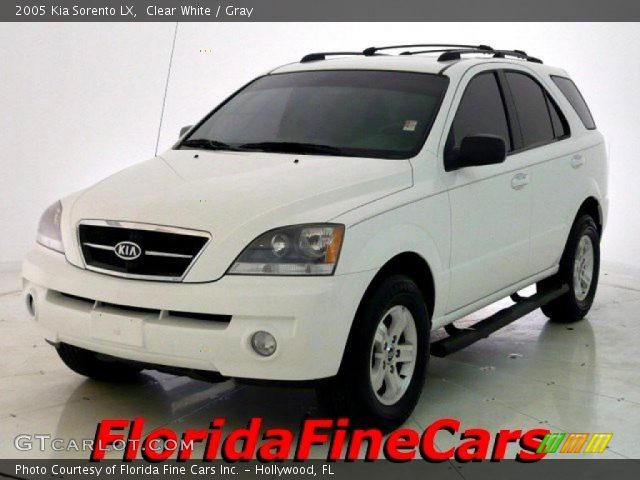 2005 Kia Sorento LX in Clear White