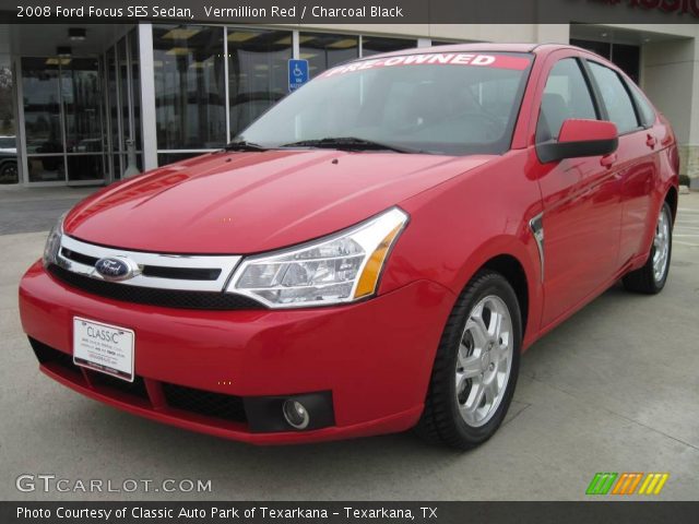 2008 Ford Focus SES Sedan in Vermillion Red