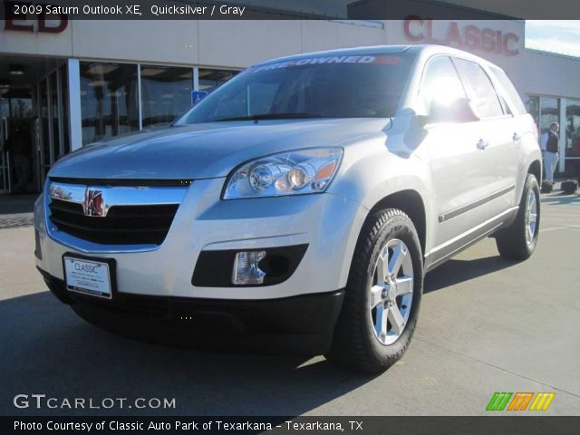 2009 Saturn Outlook XE in Quicksilver