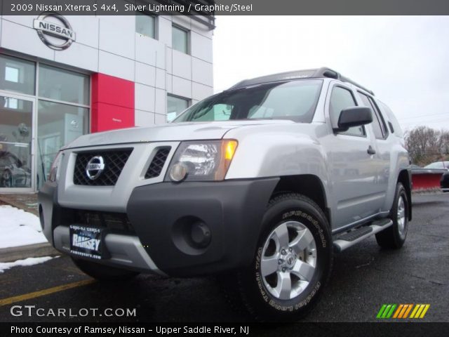 2009 Nissan Xterra S 4x4 in Silver Lightning