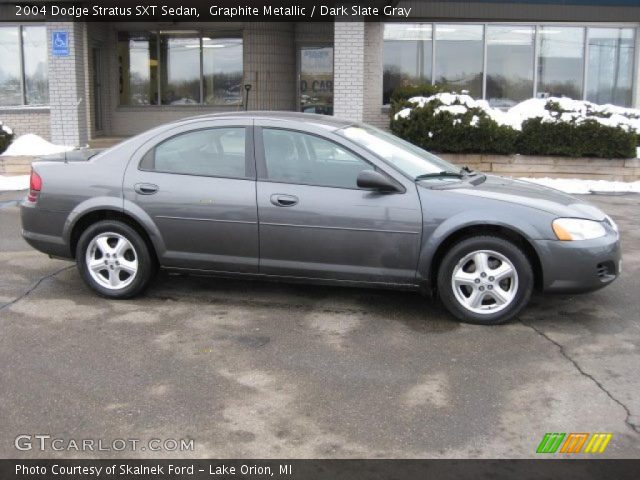 2004 Dodge Stratus SXT Sedan in Graphite Metallic