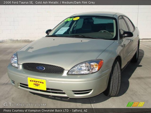 2006 Ford Taurus SE in Gold Ash Metallic