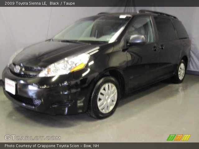2009 Toyota Sienna LE in Black