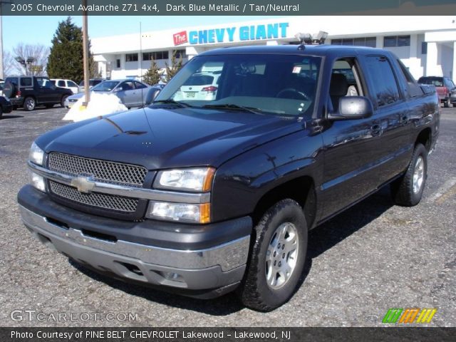 2005 Chevrolet Avalanche Z71 4x4 in Dark Blue Metallic
