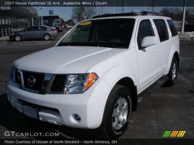 2007 Nissan Pathfinder SE 4x4 in Avalanche White