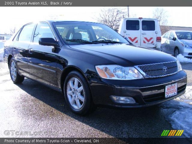 2001 Toyota Avalon XLS in Black
