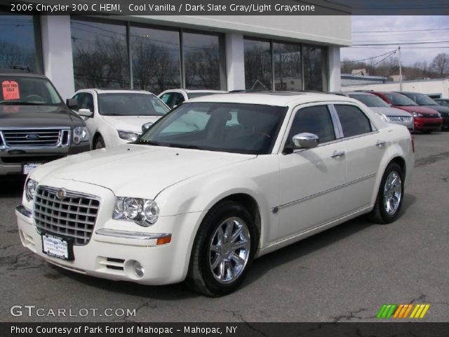 2006 Chrysler 300 C HEMI in Cool Vanilla
