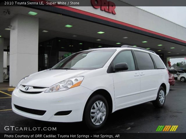 2010 Toyota Sienna LE in Super White