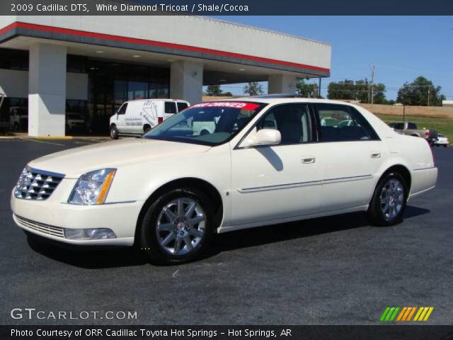 2009 Cadillac DTS  in White Diamond Tricoat