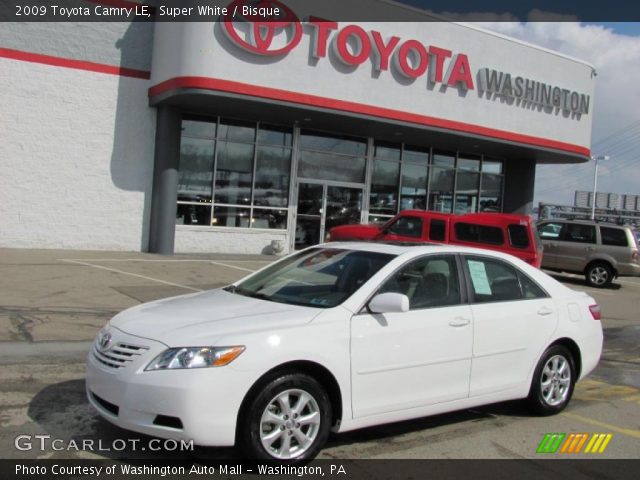 2009 Toyota Camry LE in Super White