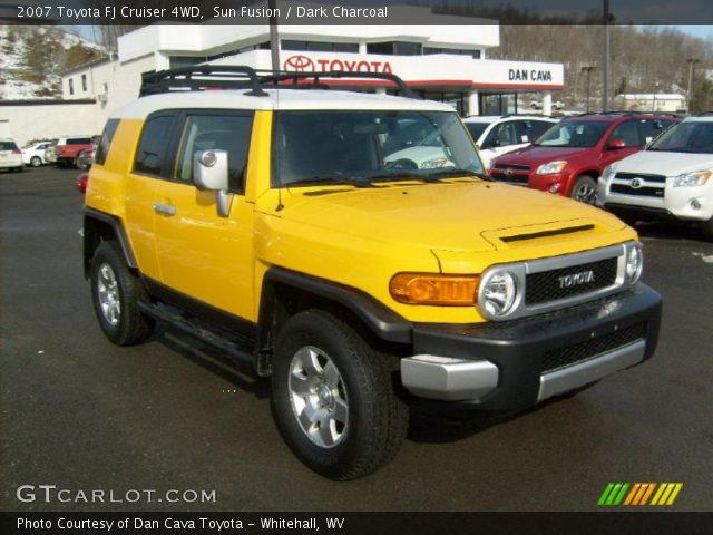 2007 Toyota FJ Cruiser 4WD in Sun Fusion