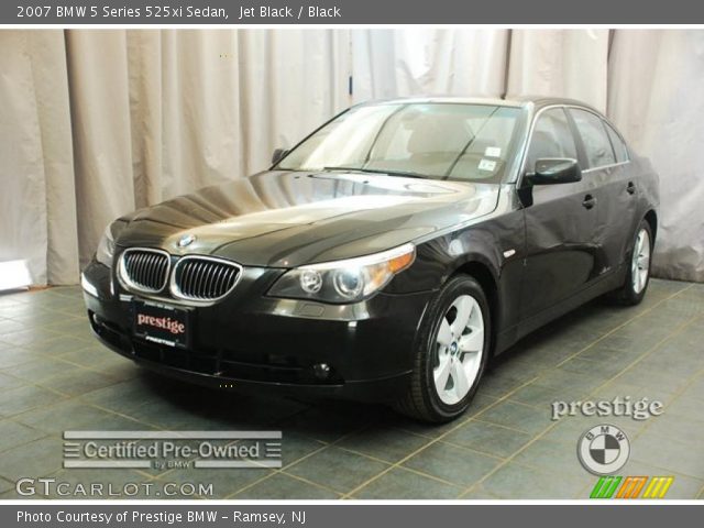 2007 BMW 5 Series 525xi Sedan in Jet Black