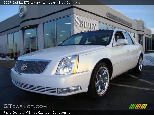 2007 Cadillac DTS Luxury in White Lightning