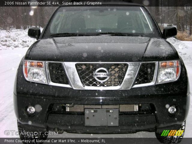 2006 Nissan Pathfinder SE 4x4 in Super Black