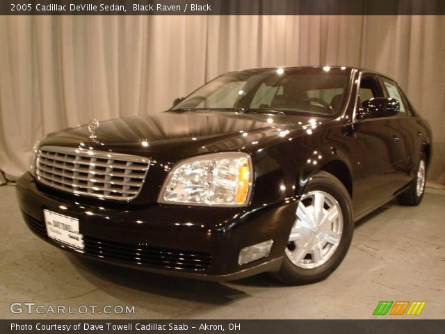 2005 Cadillac DeVille Sedan in Black Raven