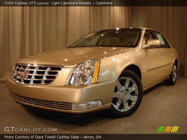 2006 Cadillac DTS Luxury in Light Cashmere Metallic