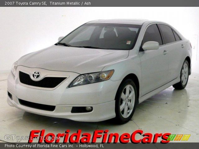 2007 Toyota Camry SE in Titanium Metallic