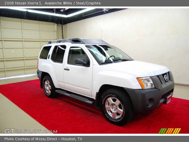 2008 Nissan Xterra S in Avalanche White