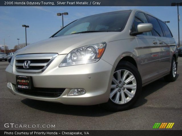 2006 Honda Odyssey Touring in Silver Pearl Metallic