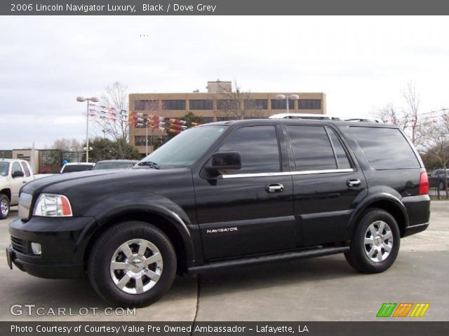 2006 Lincoln Navigator Luxury in Black