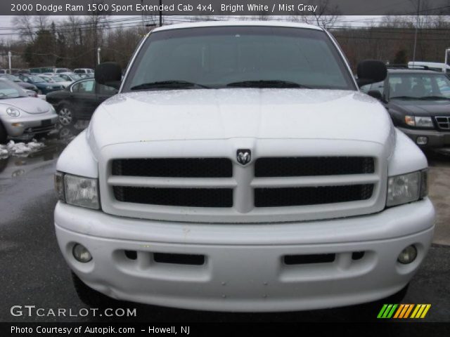 2000 Dodge Ram 1500 Sport Extended Cab 4x4 in Bright White