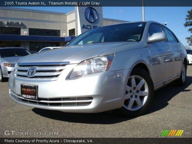2005 Toyota Avalon XL in Titanium Metallic