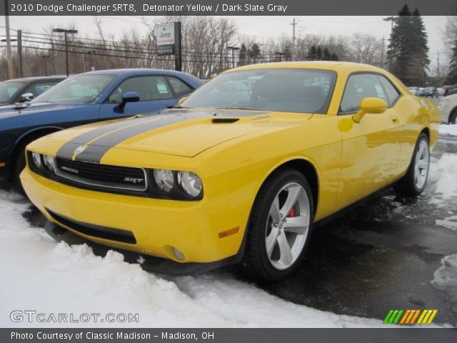 2010 Dodge Challenger SRT8 in Detonator Yellow