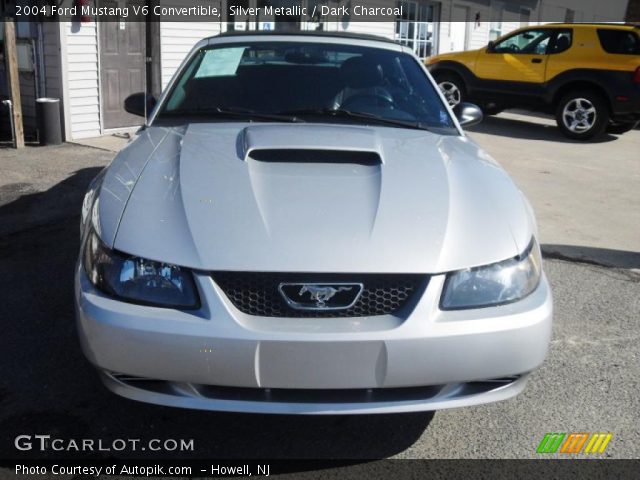 2004 Ford Mustang V6 Convertible in Silver Metallic
