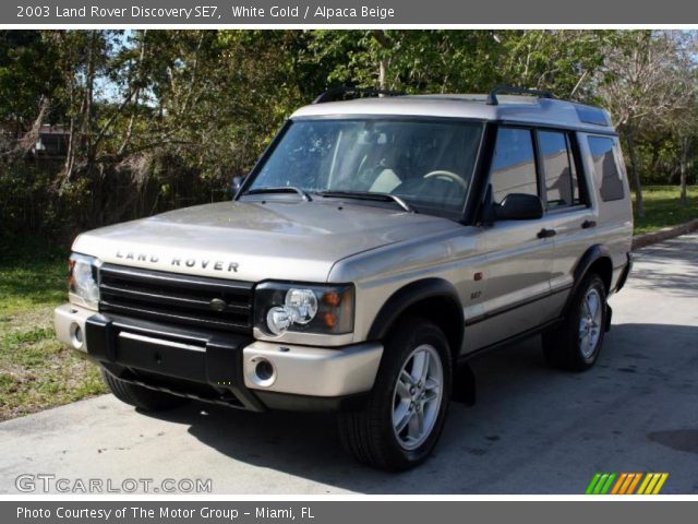 2003 Land Rover Discovery SE7 in White Gold